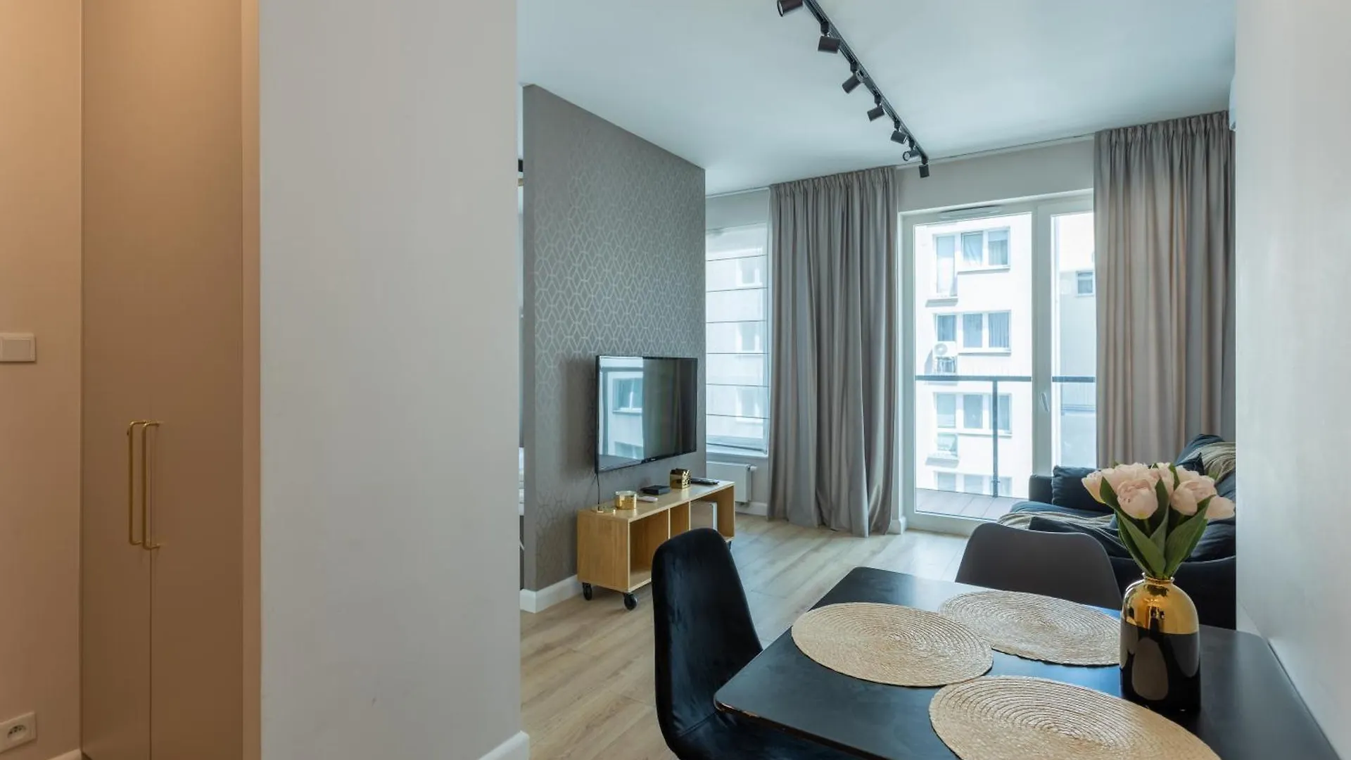 Urban Chic - Cozy Studio Apartment - City Center - Sienna Street Varsovie 0*,  Pologne